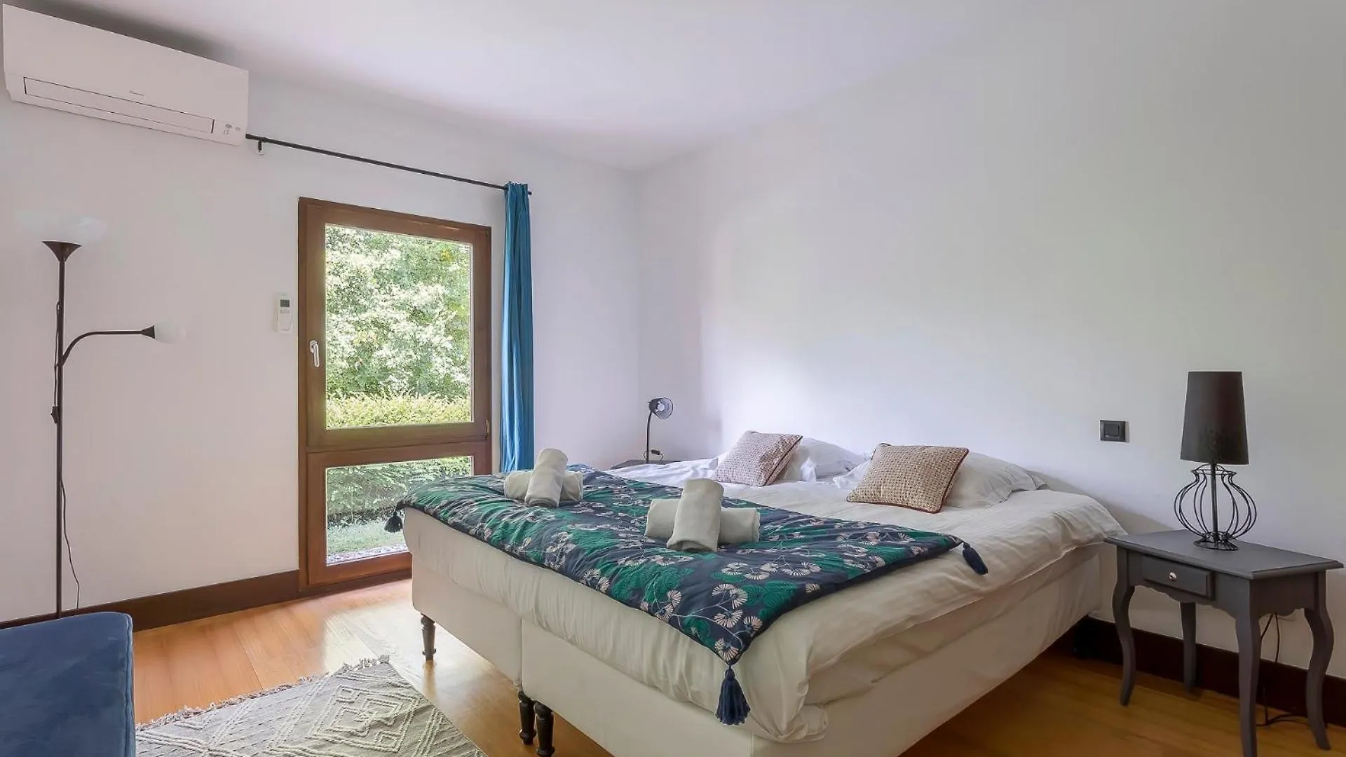 Maison Gaia Hieres-Sur-Amby 0*,  France