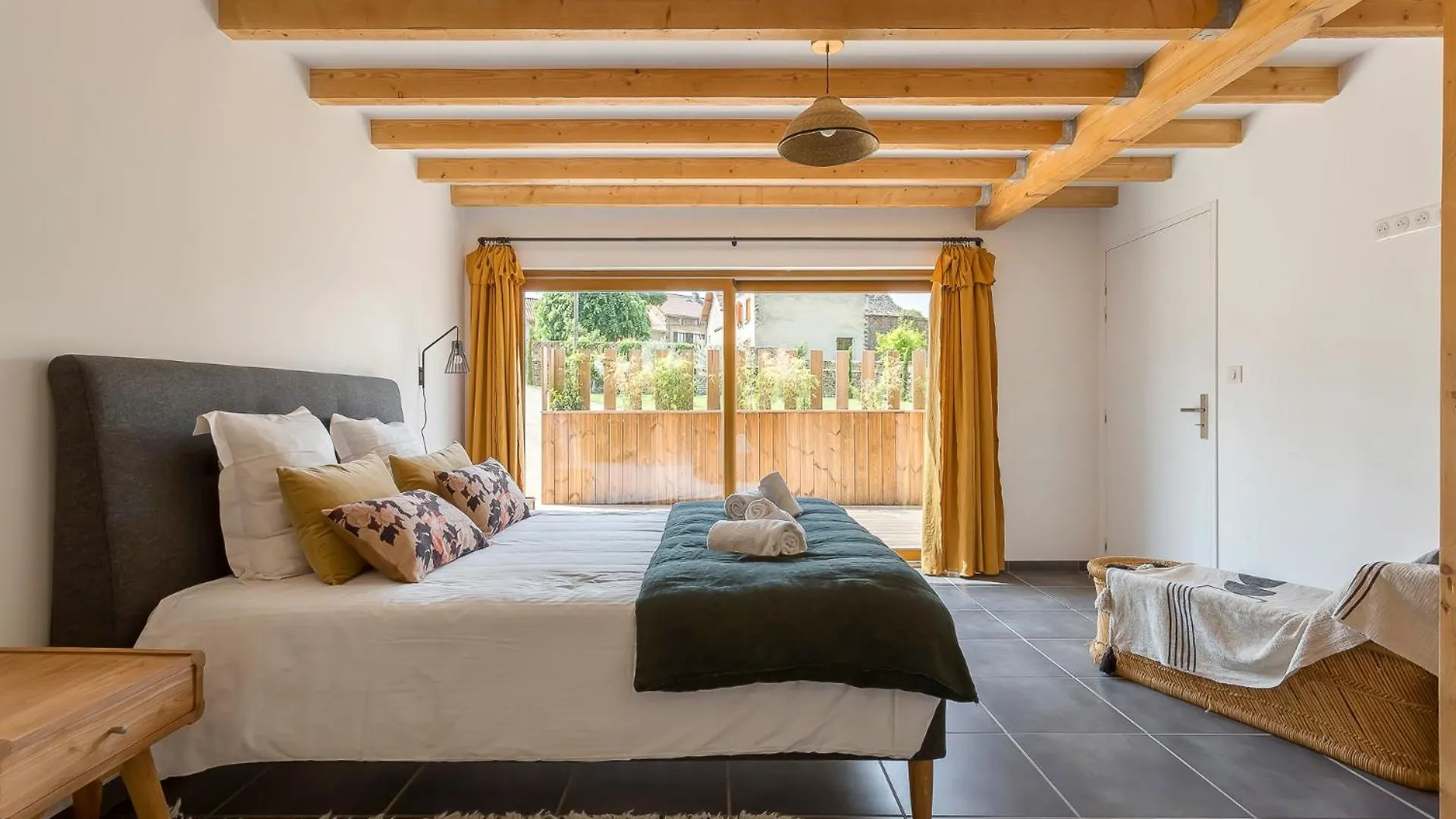 Maison Gaia Hieres-Sur-Amby 0*,
