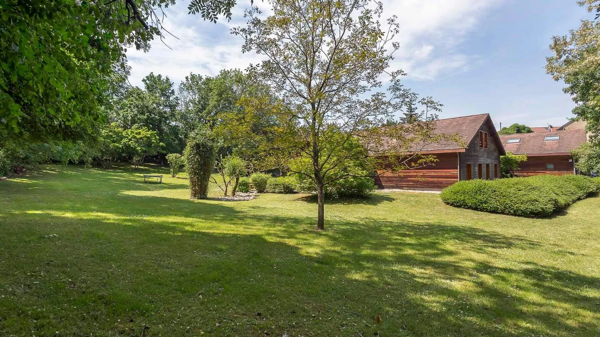 Maison Gaia Hieres-Sur-Amby 0*,