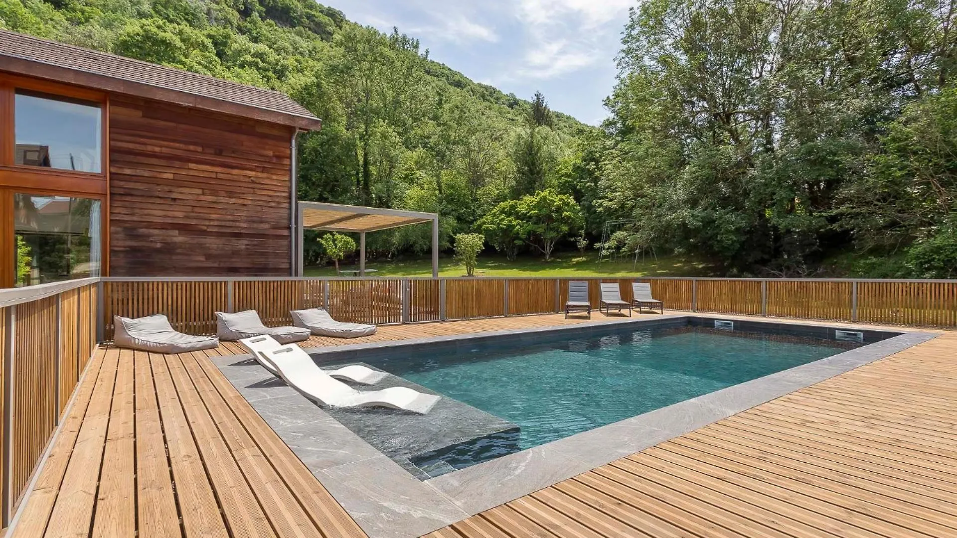 Maison Gaia Hieres-Sur-Amby 0*,  France